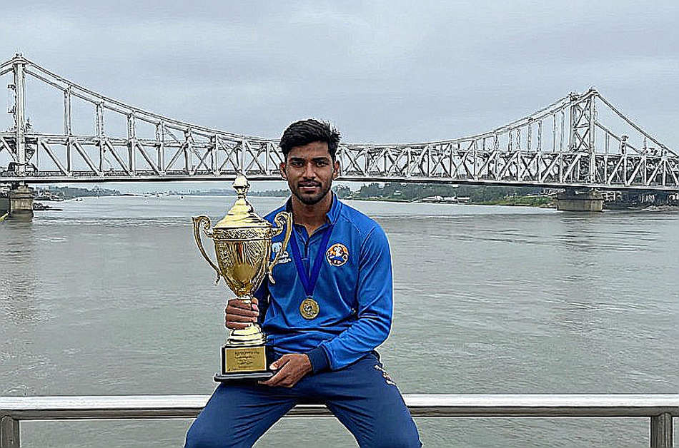 দুই চেক, দশ লাখ টাকা আর যে কল্যাণ-খাতা কেউ প্রকাশ করে না