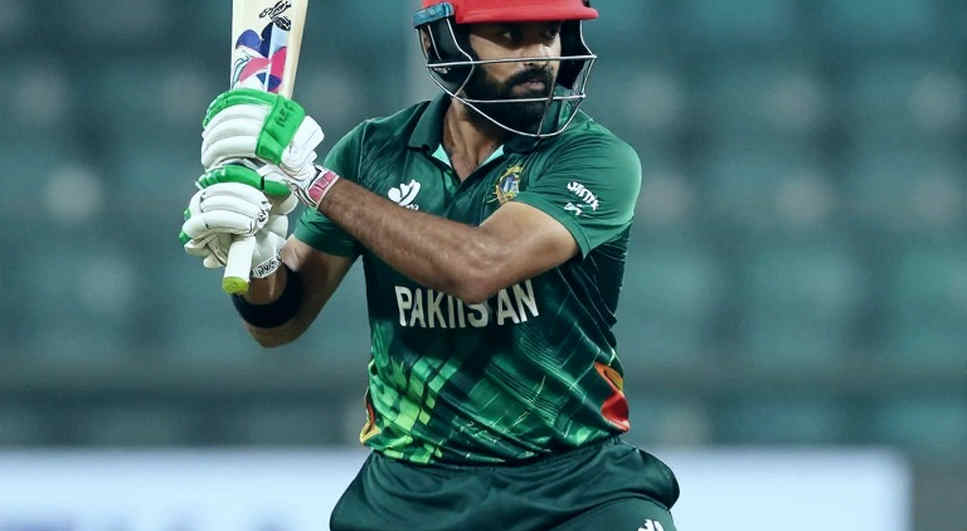 নেটে একটি সাধারণ ফরোয়ার্ড ডিফেন্স, আর নিউল্যান্ডসে অস্ট্রেলিয়ার অসমাপ্ত ধাঁধা