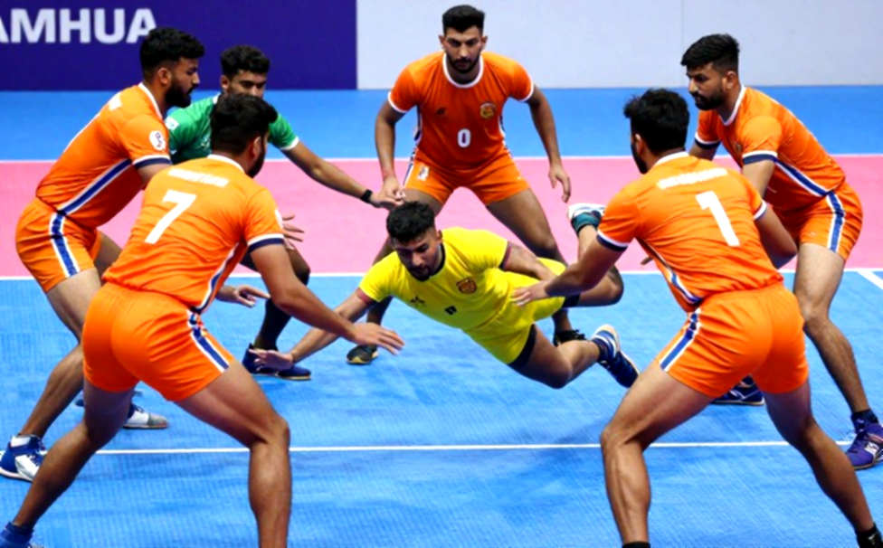 তৃতীয় রেইডের ফাঁদ: কাবাডির ম্যাটে আসল ব্যর্থতা রেইডারের নয়, কর্নারের গোড়ালির