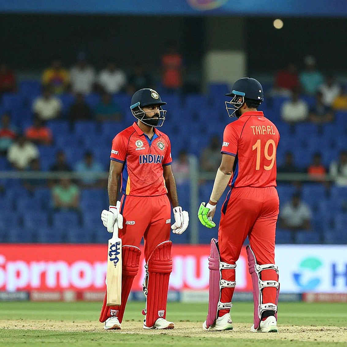 দুবাইয়ের ফাঁকা টিয়ারে প্যাচ নোটের ভবিষ্যদ্বাণী: এশিয়া কাপ যেখানে স্কোরবোর্ডের বাইরে গান লেখে