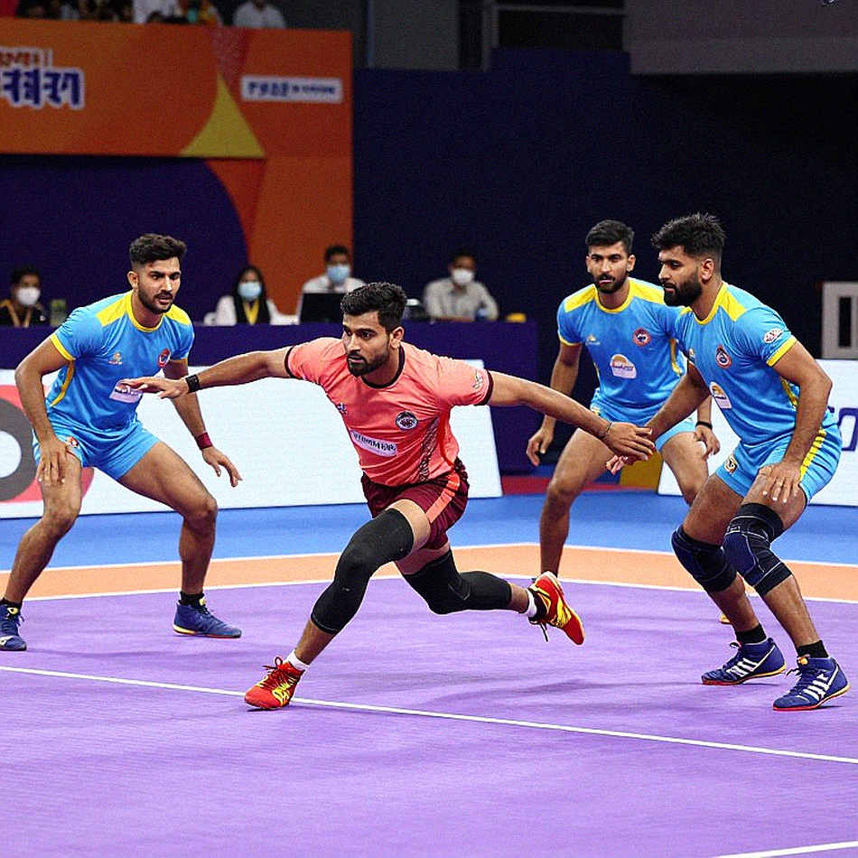 শুরুর সাতের বাইরে পবন সেহরাওয়াত: কাবাডির ফাইনাল, তারার ছায়া আর একটি অনিশ্চিত সময়রেখা শুরুর সাতের বাইরে পবন সেহরাওয়াত: কাবাডির ফাইনাল, তারার ছায়া আর একটি অনিশ্চিত সময়রেখা